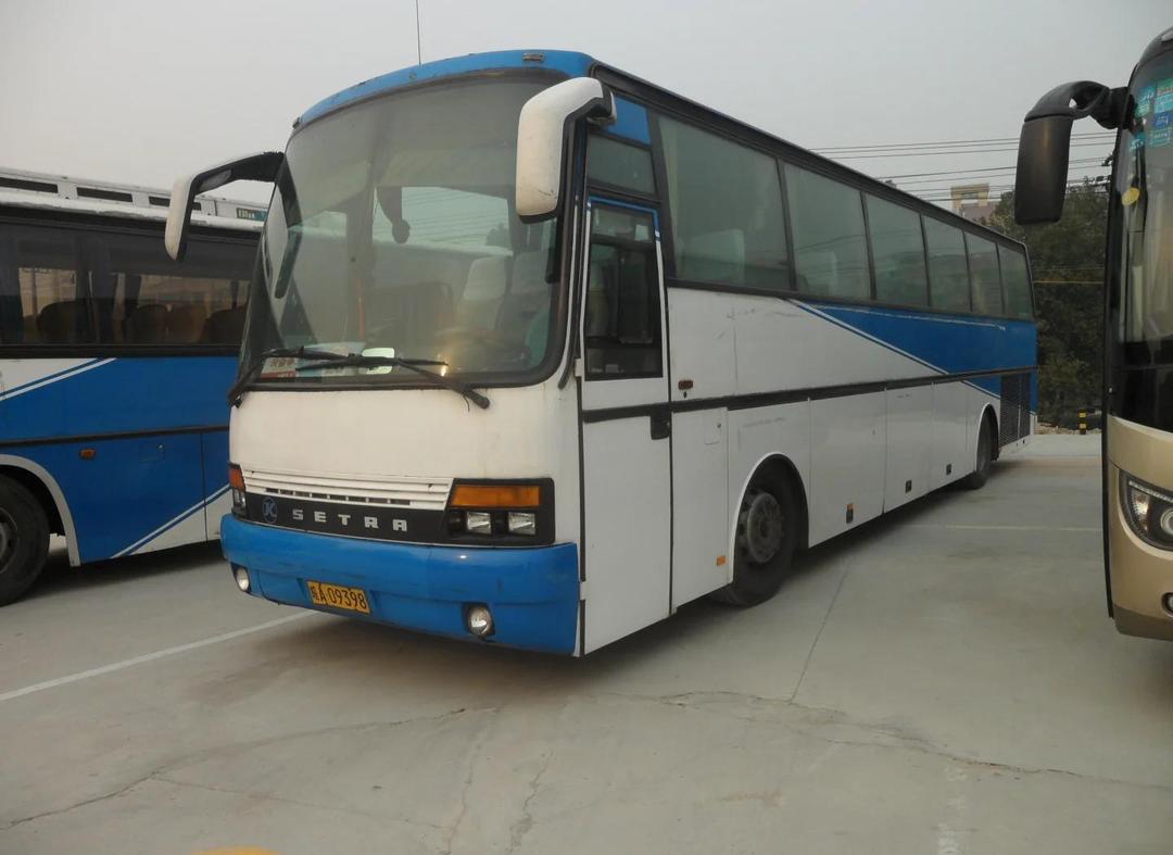 标准大巴实景图