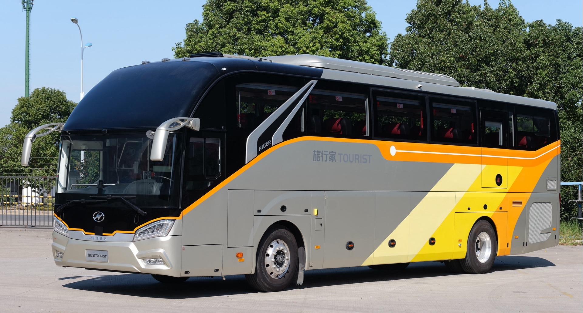 豪华大巴实景图